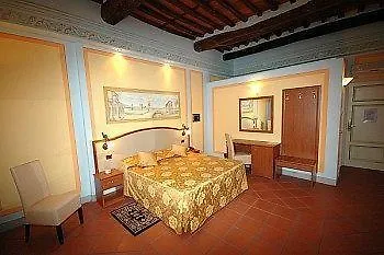 Dimora Dei Guelfi Luxury Rooms Lucca
