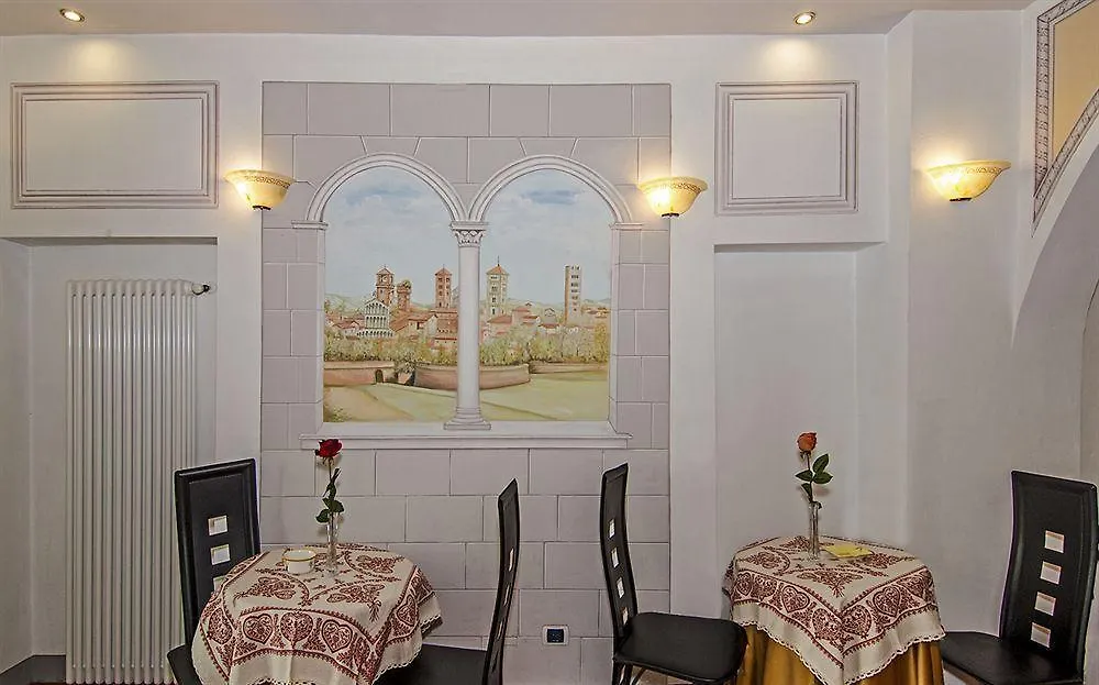 Dimora Dei Guelfi Luxury Rooms Lucca Italy
