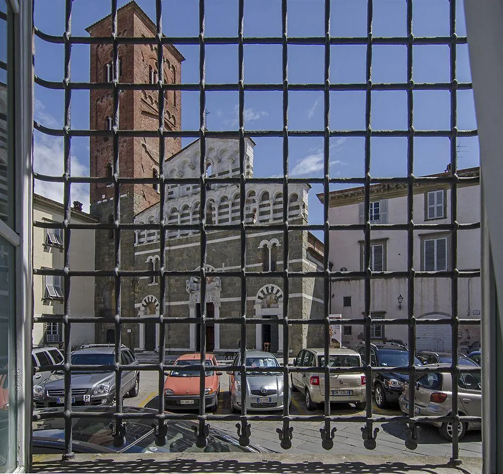 Dimora Dei Guelfi Luxury Rooms Lucca 3*,