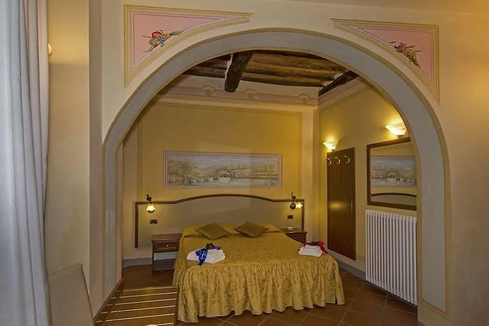 Dimora Dei Guelfi Luxury Rooms Lucca Italy