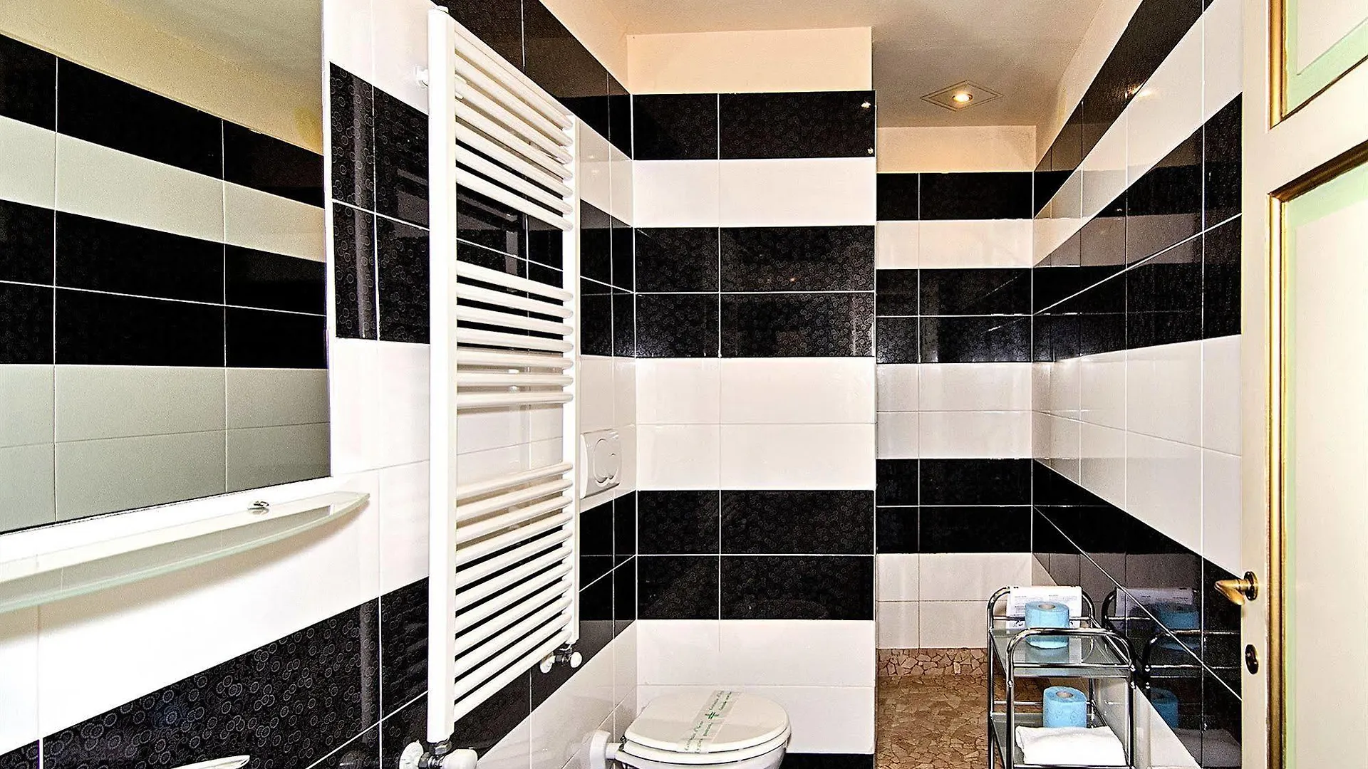 *** Bed & Breakfast Dimora Dei Guelfi Luxury Rooms Lucca Italy